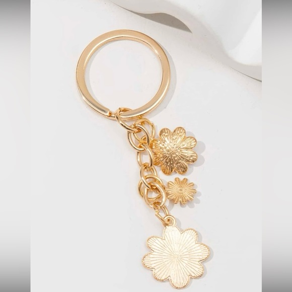 Flower keychain - Picture 4 of 4